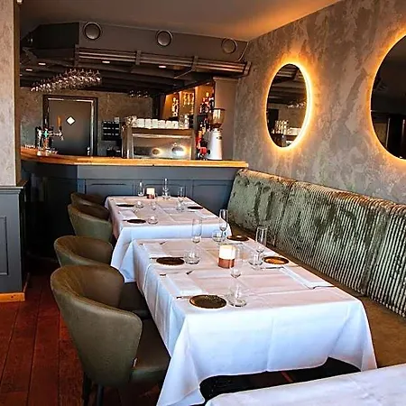 Hotel Velvique *